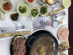 -牛知府云南菌汤鲜牛肉火锅(肖家湾店)