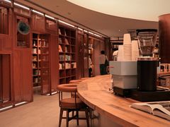 吧台有酒卖-二酉书店TOYOU BOOKS