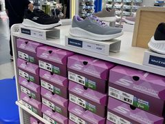-SKECHERS 斯凯奇(上海国际时尚中心店)