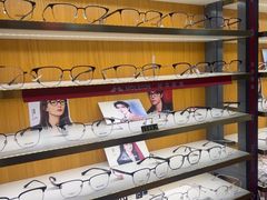 -优医视平价眼镜蔡司依视路折扣工厂店(十里堡店)