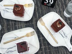 -UNI UNI(环亚凯瑟琳店)