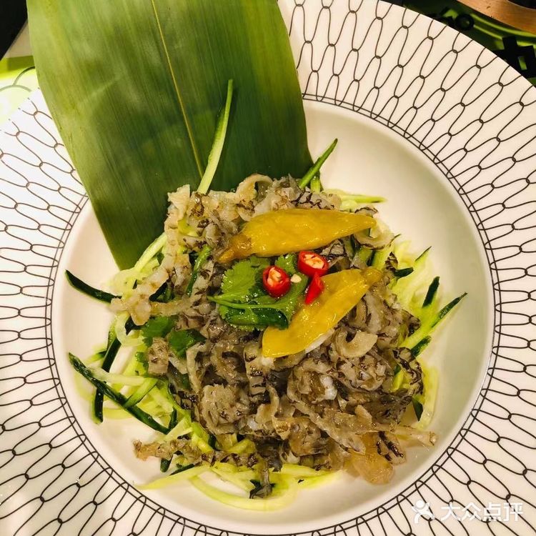 大家都有说有笑,多好啊!我们吃饱后,便开开心心地回家去
