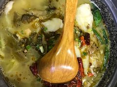 石锅酸菜鱼-周鱼小馆石锅酸菜鱼(活力汇店)