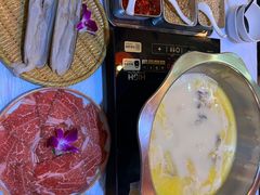 -鲜入围煮花胶鸡海鲜火锅