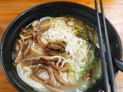 -花溪巷牛肉粉(泉城路店)