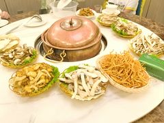-菌海森林·非遗野生菌火锅(西山区滇池路摩根道店)
