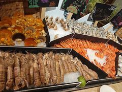 -大中华希尔顿酒店-念自助餐·嗨啤·小龙虾