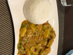 -悦享绿山墙西餐厅