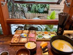 -银米·云南传统过桥米线(双廊黑金冠店)