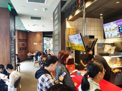 等位区-汉堡王(徐汇绿地缤纷店)