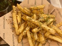 -Mark&Mars Restaurant