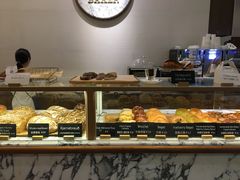 面包甜点陈列柜-WHEAT&BAKER-麥(凯德来福士店)
