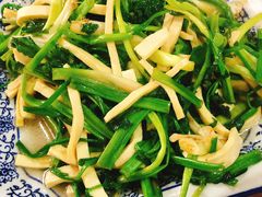 水芹菜炒干丝-洞天食府(北大街店)