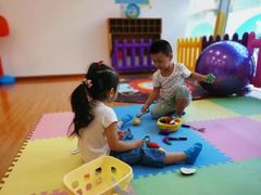 -抱抱熊托育中心(大悦城店)