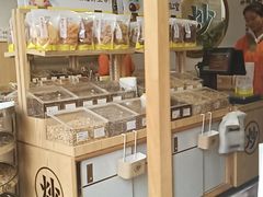 面包甜点陈列柜-粒上皇(淮河路步行街店)