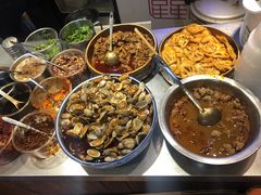 -爆炸头阿姨小四川正宗川味小吃(无任何分店)