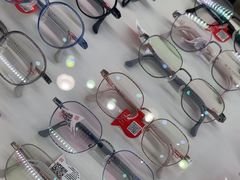 -美式眼镜·授权蔡司.依视路.尼康.豪雅.明月(南翔印象城店)