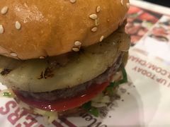 -The Habit Burger Grill 哈比特汉堡(爱琴海店)