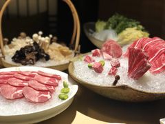 -余欢领鲜火锅(新街口店)