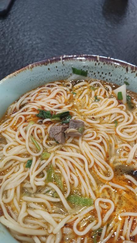 九鼎牛肉面-"小哥给面,我问是不是没有肉,非要说放了啊.