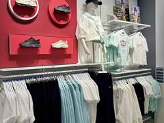 -百年港湾奥特莱斯(香炉礁店)