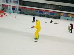 -乔波室内滑雪场