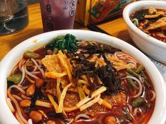 -水平有限螺蛳粉(宏达大厦店)