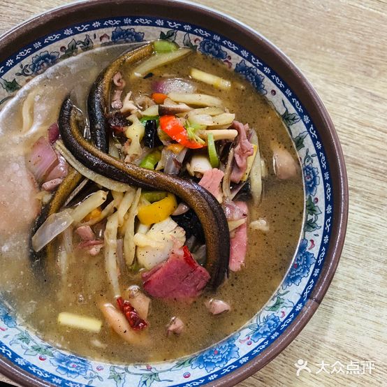 汪三双刀杠子面馆