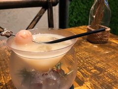 -layback cafe & bar