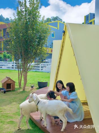 深圳新晋打卡圣地!!813奶茶小镇超好玩~