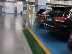 -新世界新丸中心-地下停车场