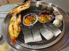 -围炉肉舍丹东海鲜烤肉·烤活鳗(步行街店)
