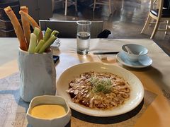 -穹六人间 people 6(岳阳路店)
