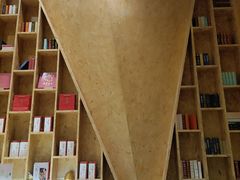 -新华里咖啡书吧(新华书店小寨店)