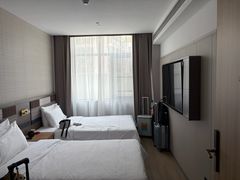 -如家酒店·neo(贵阳太平路网红街喷水池地铁站店)