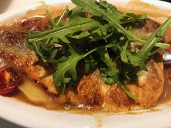 蒜香黄油烤炉鲈鱼柳配洋葱烩土豆-港丽餐厅(高德置地店)