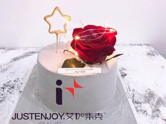 ins风红玫瑰焰火生日蛋糕-艾加柒克蛋糕茶歇甜品台(春熙路店)