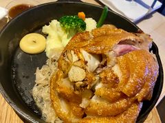 -LENBACH兰巴赫西餐啤酒坊(大连东港店)