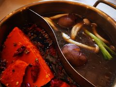 -小天鹅火锅·一线江景洪鼎旗舰店(洪崖洞店)