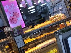 面包甜点陈列柜-鲍师傅糕点(江苏路店)