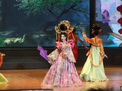 -金东尼人妖秀