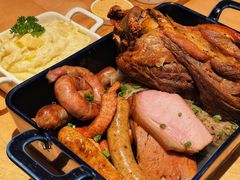 烤猪肘拼盘-普拉那啤酒坊Paulaner(凯宾斯基饭店)