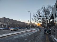 -周黑鸭(北京海淀区新中关店)