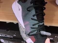 -UNDER ARMOUR(新燕莎奥莱店)