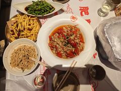 -肥肥虾庄·金牌油焖大虾(汉街SKP店)