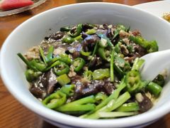 青椒牛肝菌-醉美东江·三文鱼·烧鸡公