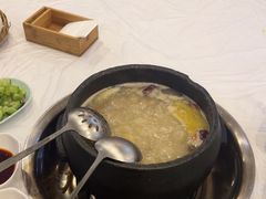 -鲁朗纳麦石锅鸡庄园