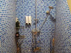 -七彩阳光游泳俱乐部(江北远洲店)