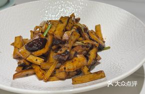 Black Truffle Stir-fried Three Mushrooms