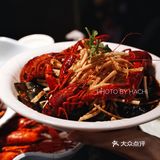 【对着小龙虾许愿吧。】